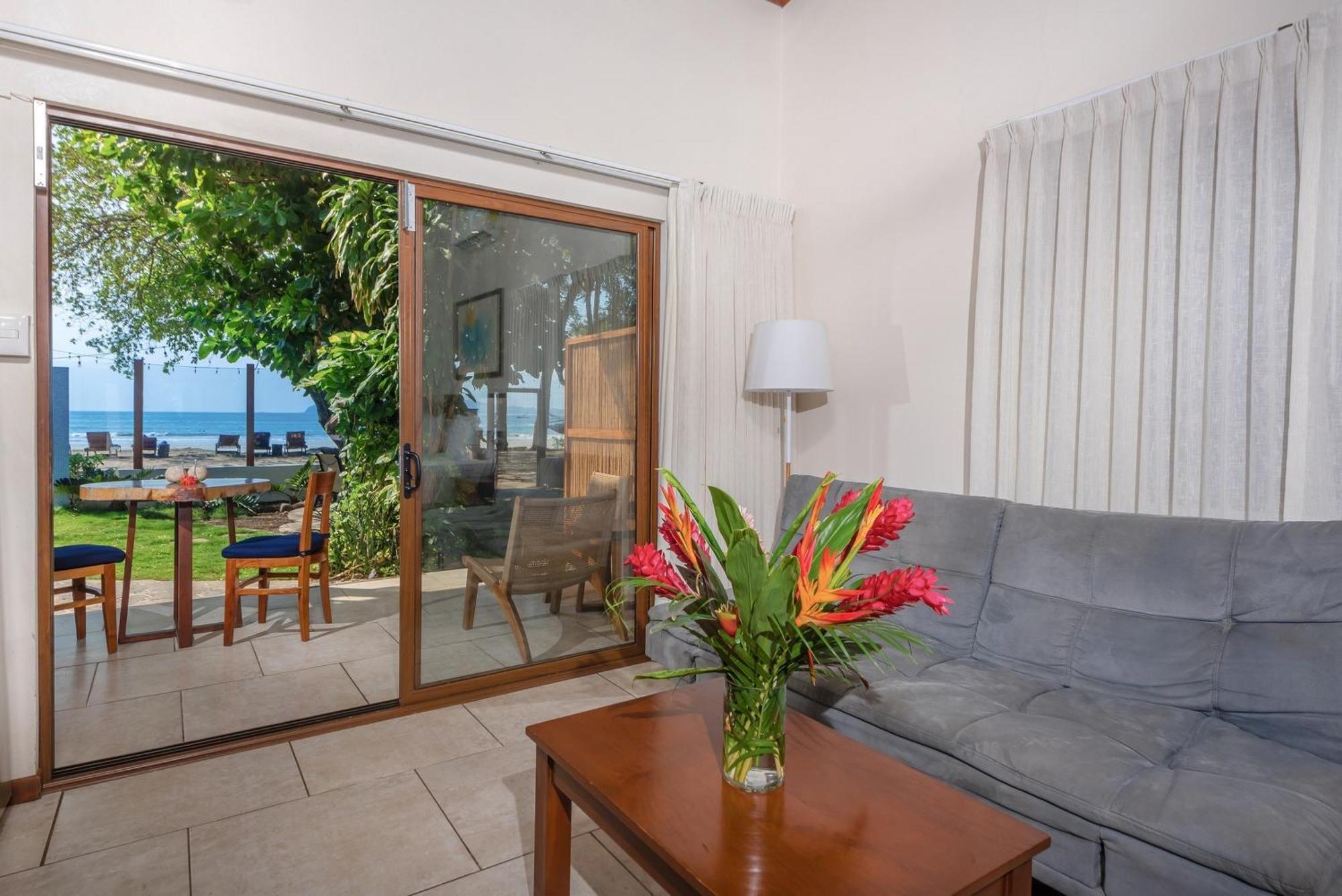The Coast Beachfront Hotel Tamarindo Phòng bức ảnh