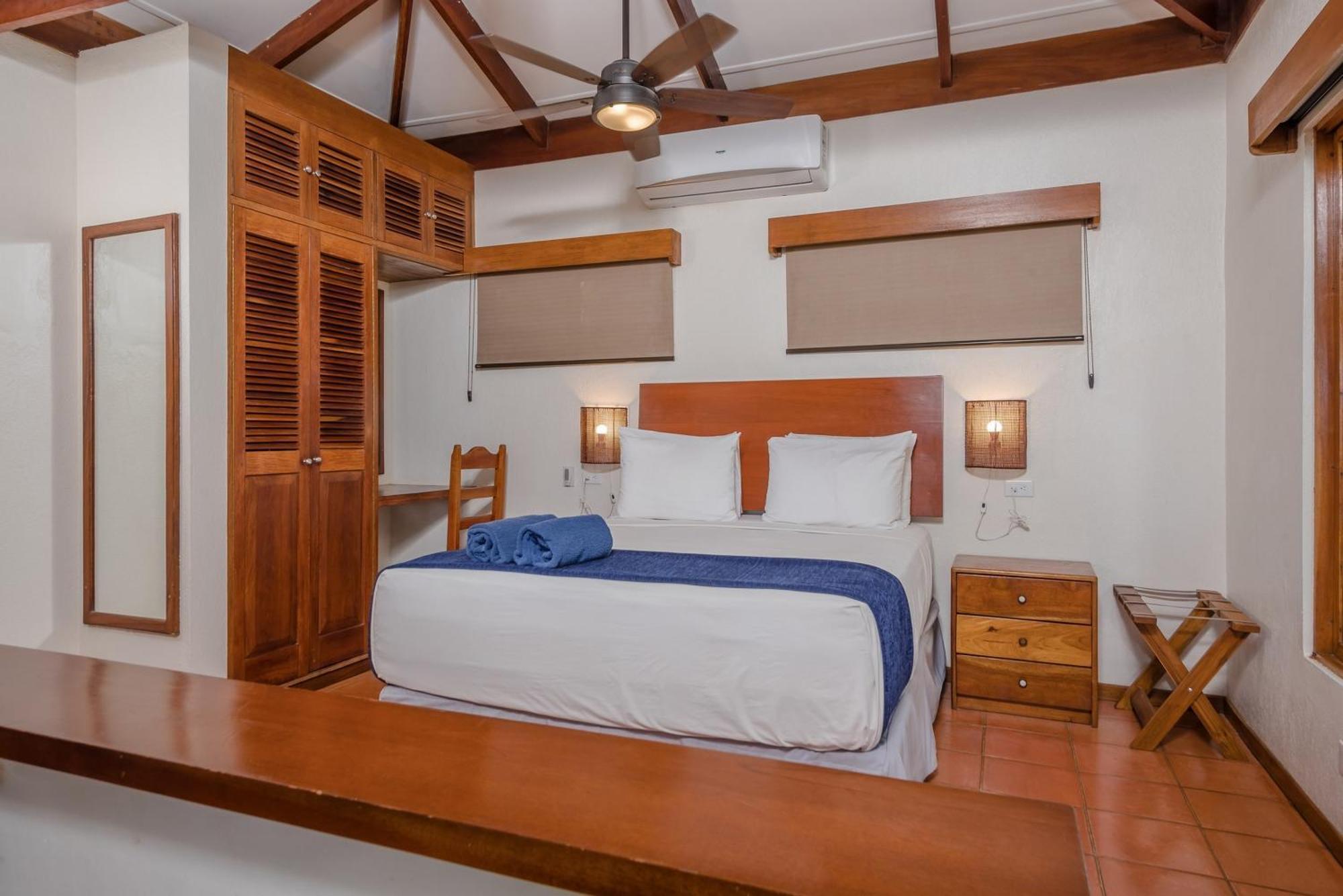 The Coast Beachfront Hotel Tamarindo Phòng bức ảnh