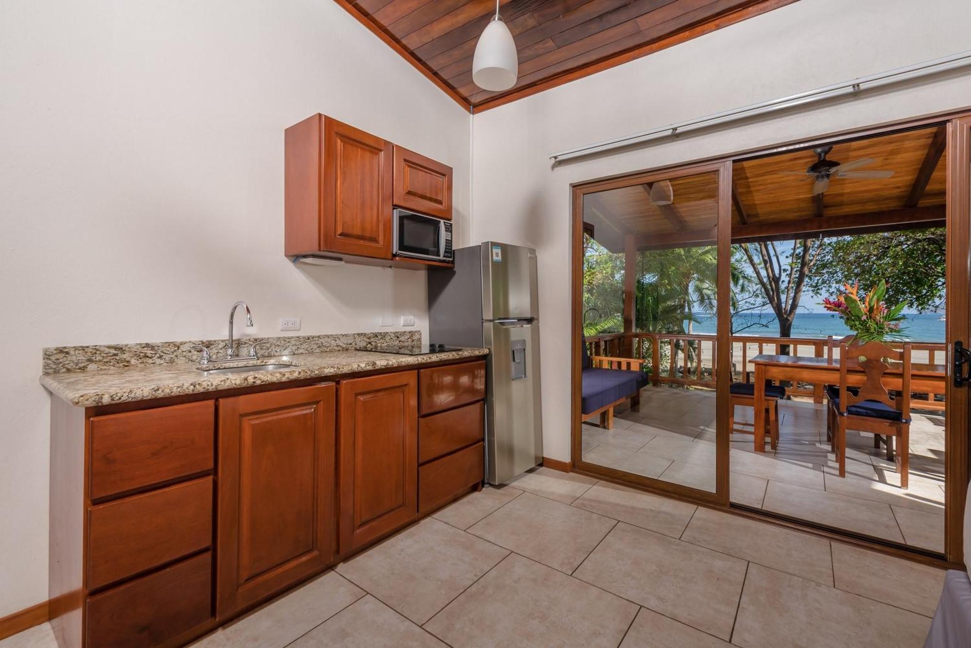 The Coast Beachfront Hotel Tamarindo Phòng bức ảnh
