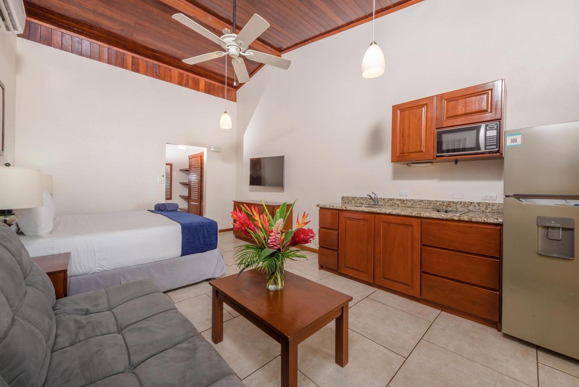The Coast Beachfront Hotel Tamarindo Phòng bức ảnh