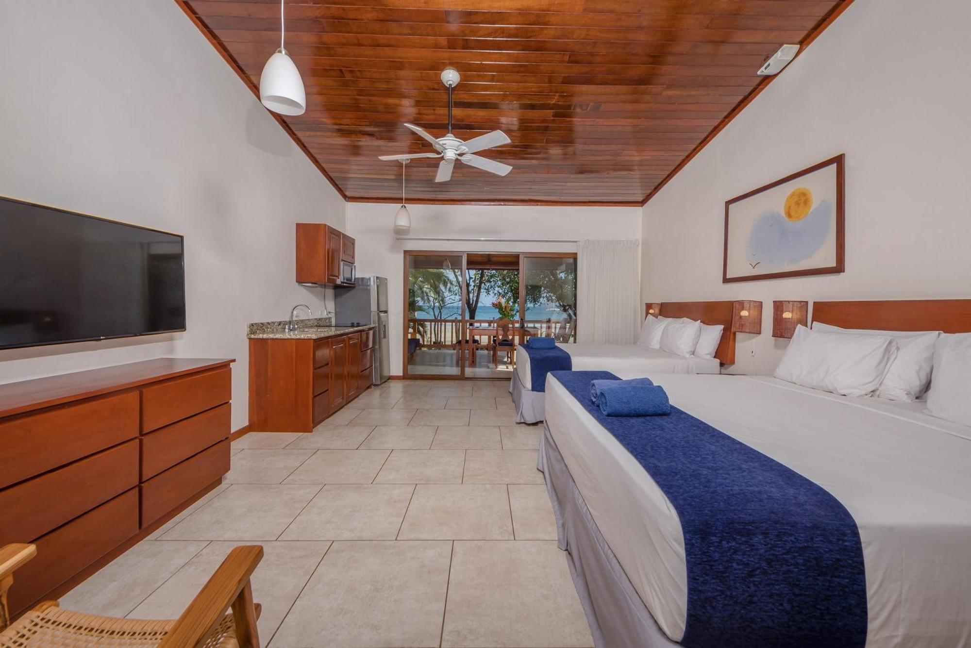 The Coast Beachfront Hotel Tamarindo Phòng bức ảnh