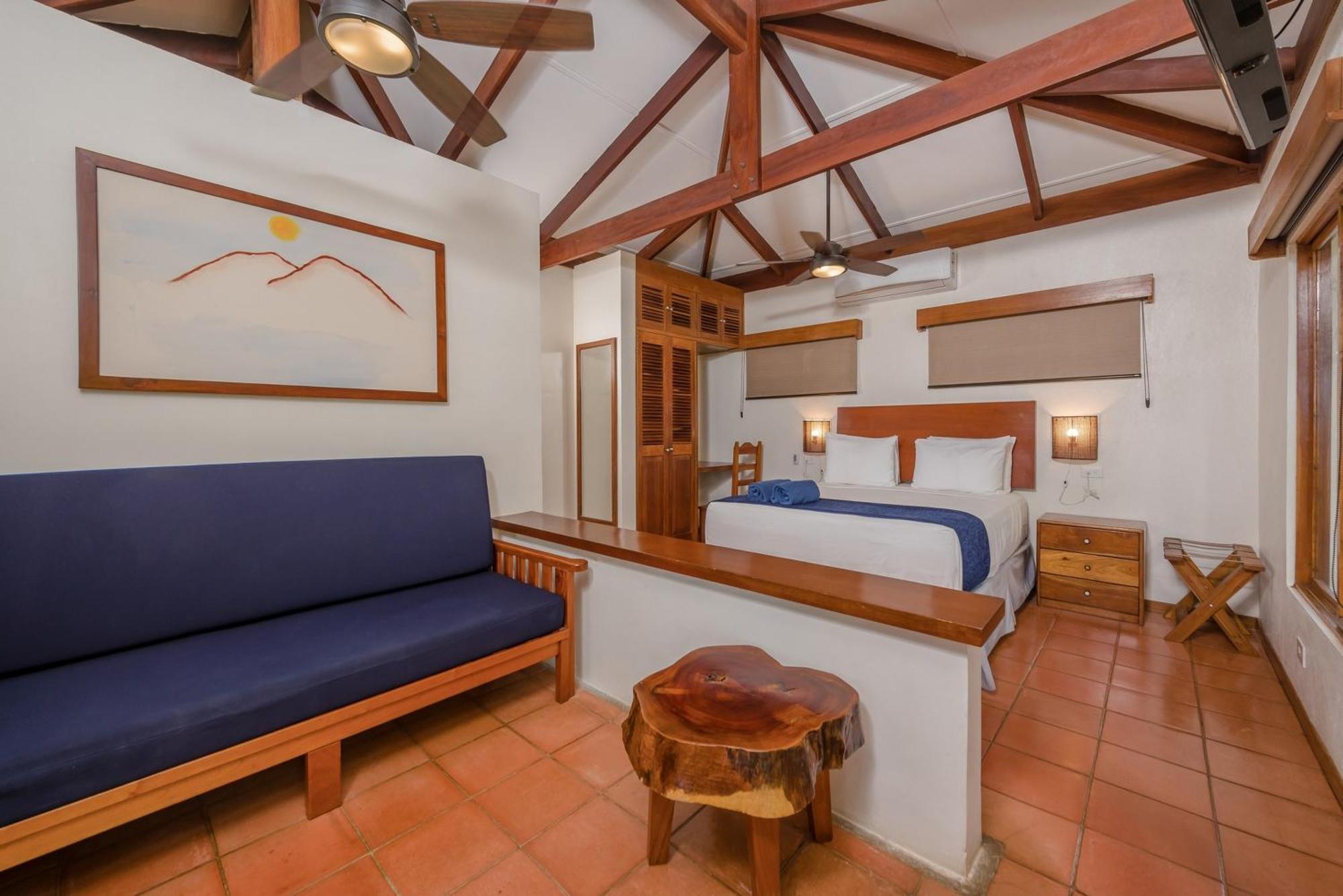 The Coast Beachfront Hotel Tamarindo Phòng bức ảnh