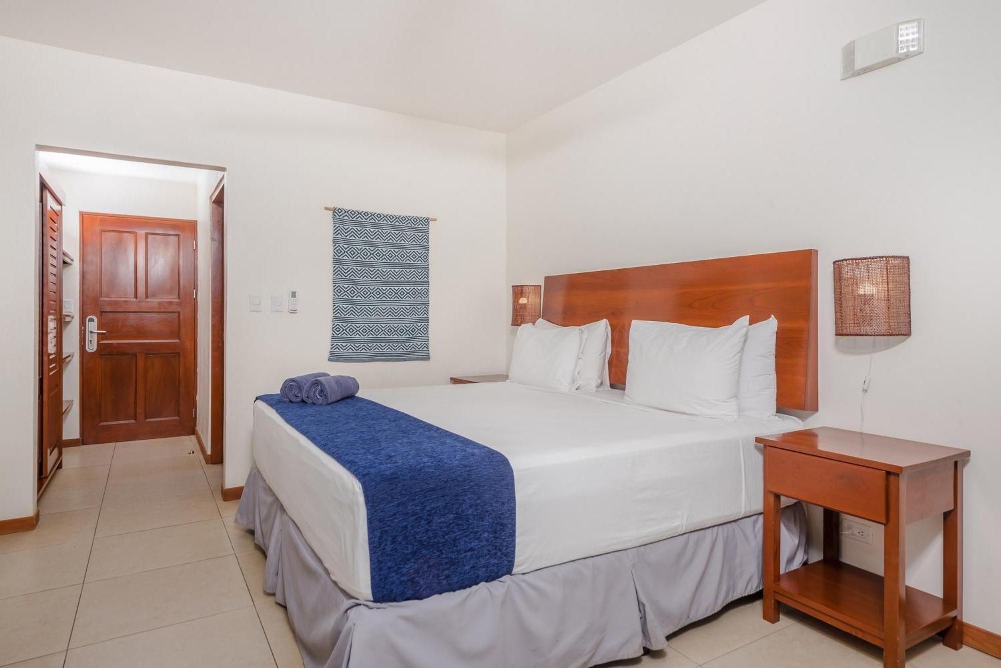 The Coast Beachfront Hotel Tamarindo Phòng bức ảnh