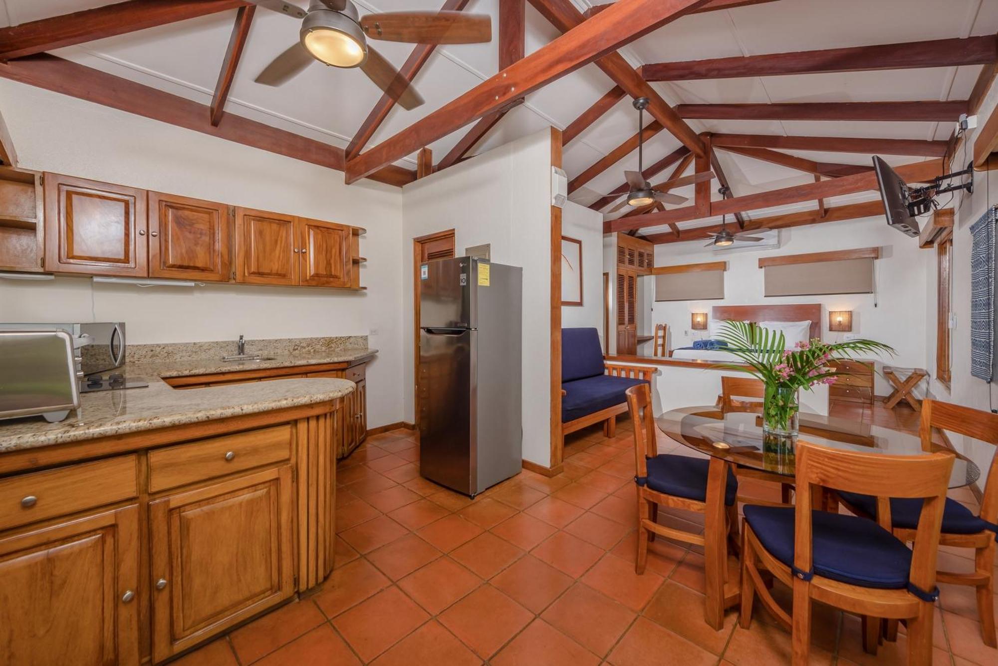 The Coast Beachfront Hotel Tamarindo Phòng bức ảnh