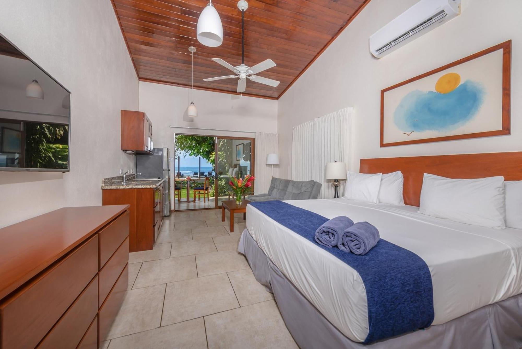 The Coast Beachfront Hotel Tamarindo Phòng bức ảnh